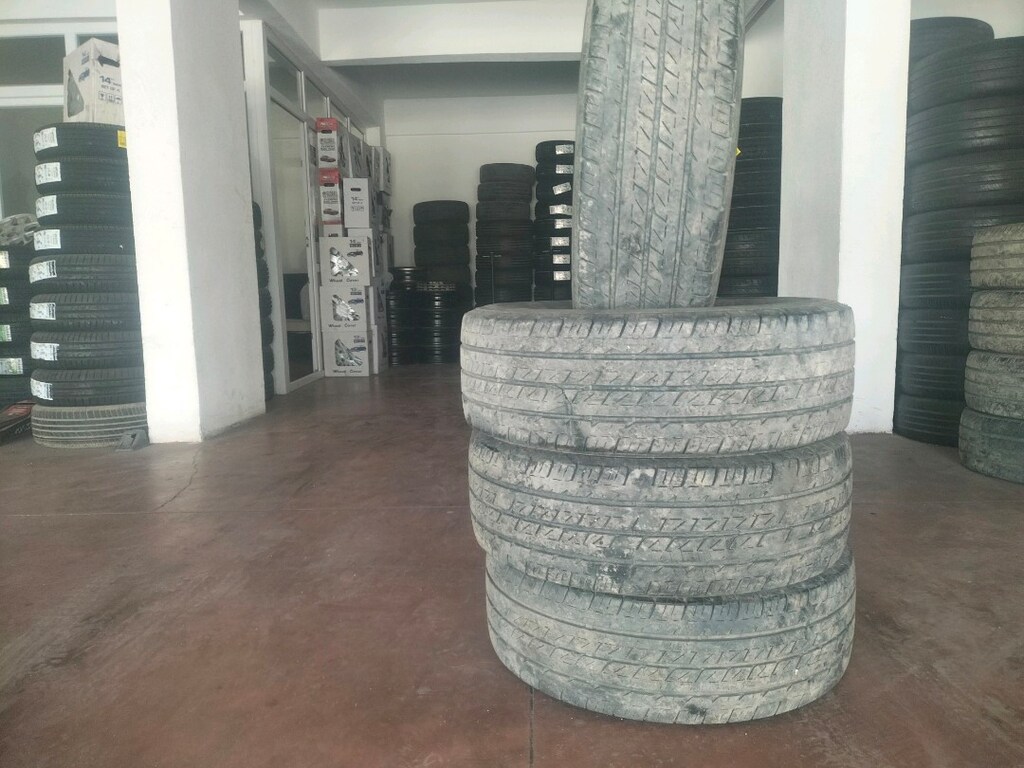 4 adet çıkma lastikler 235 65 r 16 c sıfır gibi - 6