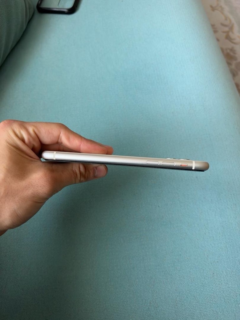 TEMİZ IPHONE 11 128gb - 6