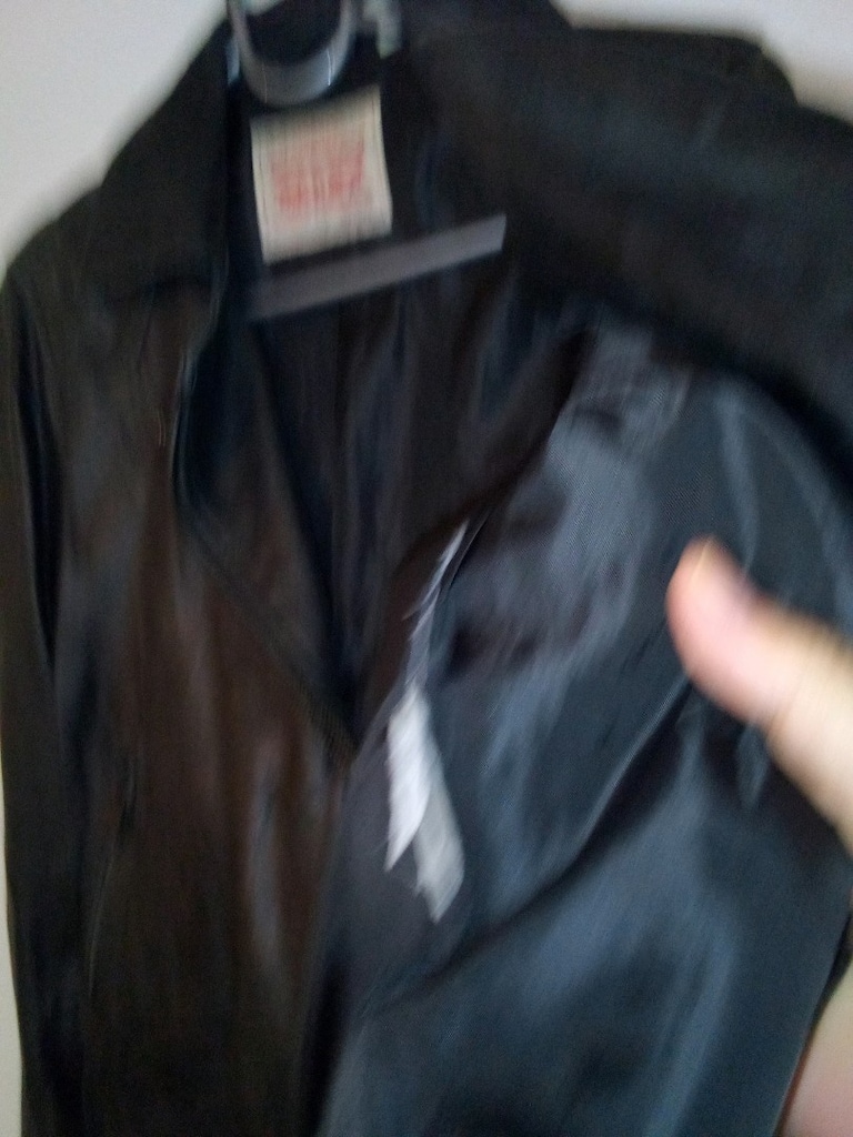 levis deri yapılı özel malzeme mont en 40 S arkada bir beyaz çizgi var — görsel 5/8