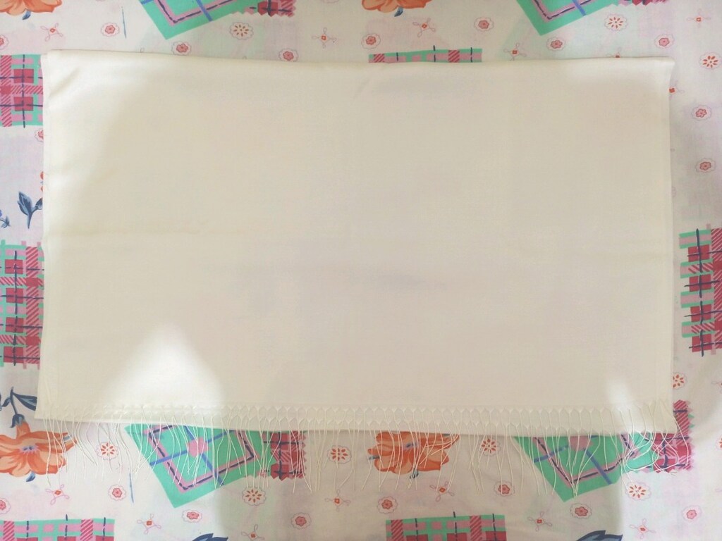 Kırık Beyaz Saten Şal - 2