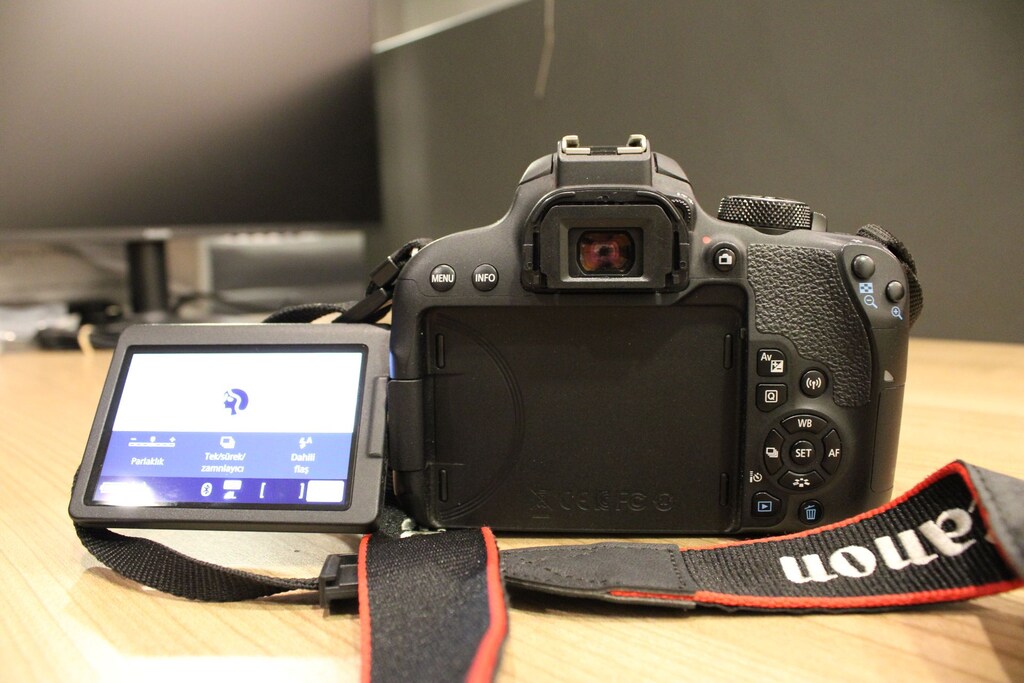 Canon EOS 800D DSLR Fotoğraf Makinesi Gövde | Temiz, Sorunsuz - 4