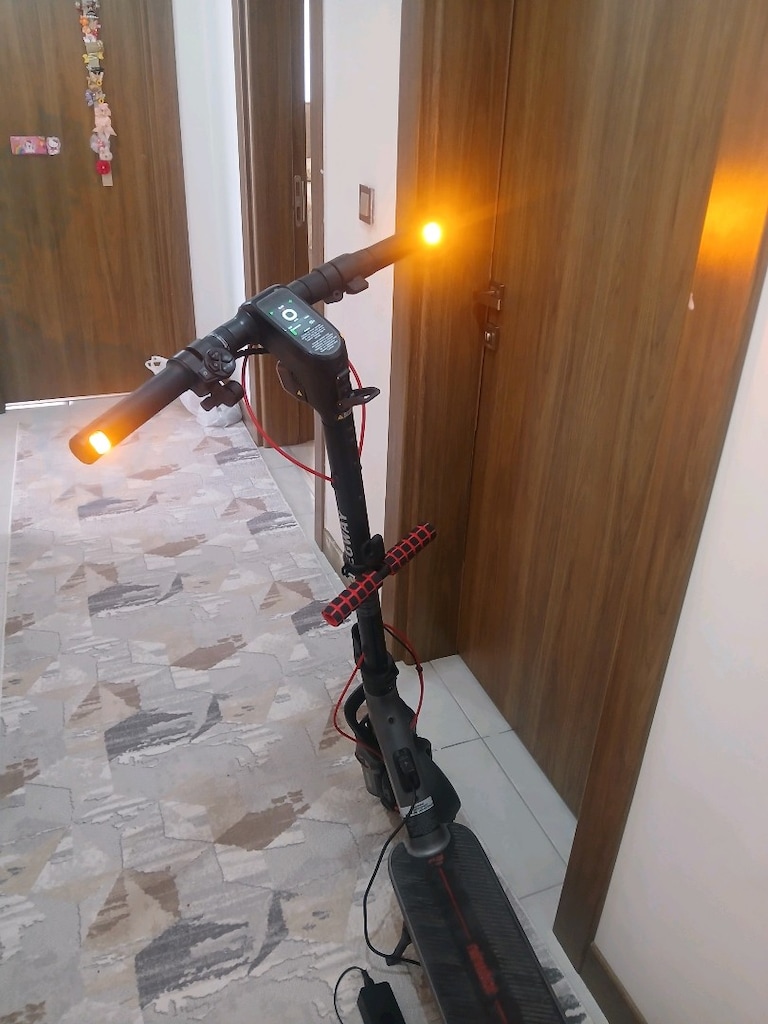 SEGWAY Ninebot F3 Pro 1200 W 70 km Menzil Elektrikli Scooter - 2