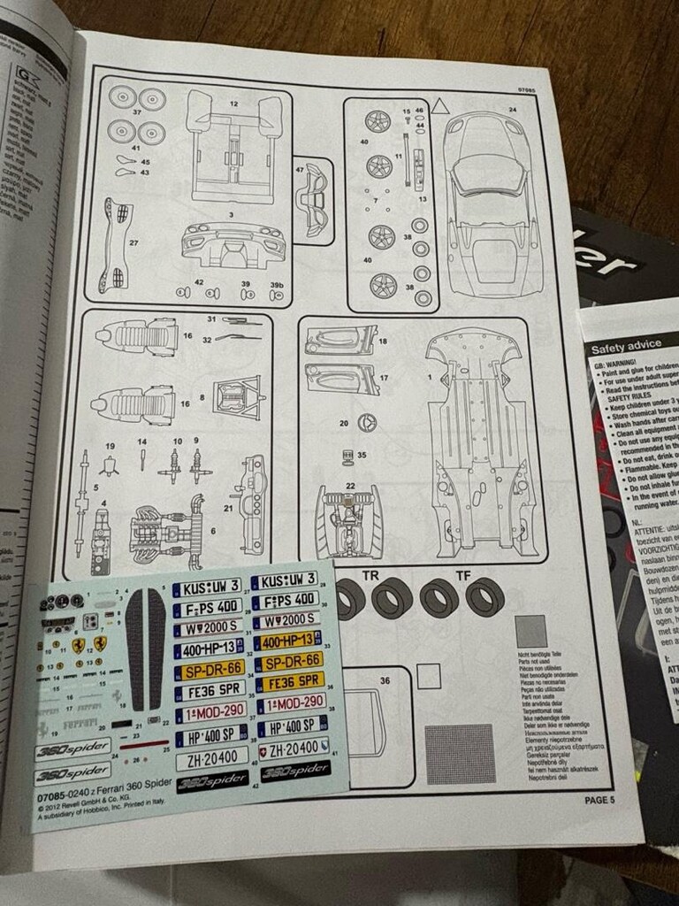 Revell 360 spider 65 parts - 5