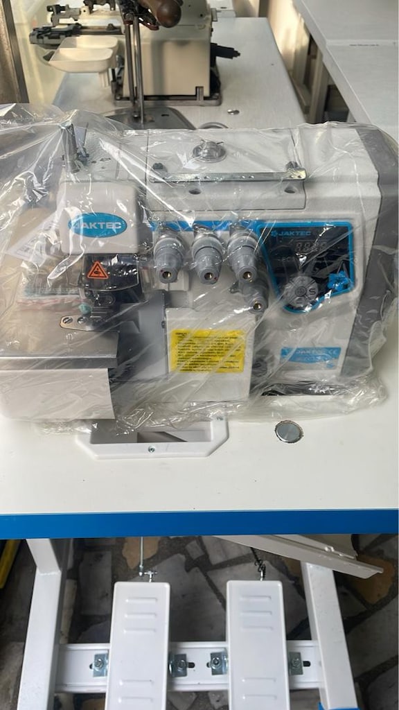 JAKTEC JK-EC3-4D Kafadan Motorlu 4 İplik Overlok Mini Tabla - 2