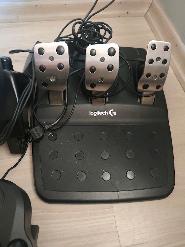 Logitech G29 Driving Force - 4