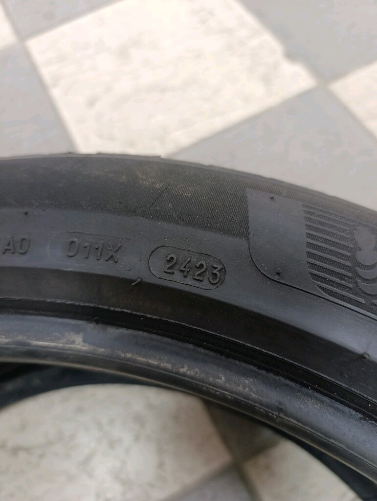 235/45/20 Michelin - 2