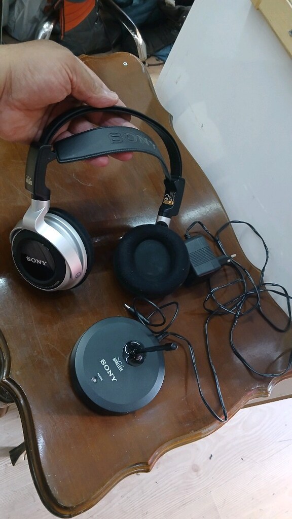 Sony MDR-RF800RK model kulak üstü kablosuz kulaklık seti - 5