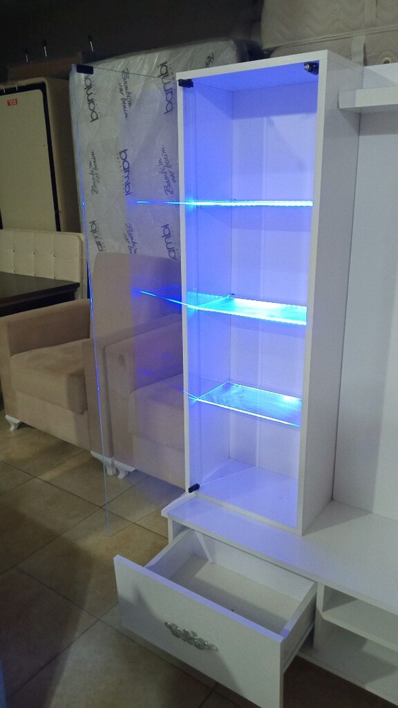 acil satılık TV ünitesi 150x160 ölçüsünde led aydınlatmalıdır - 6