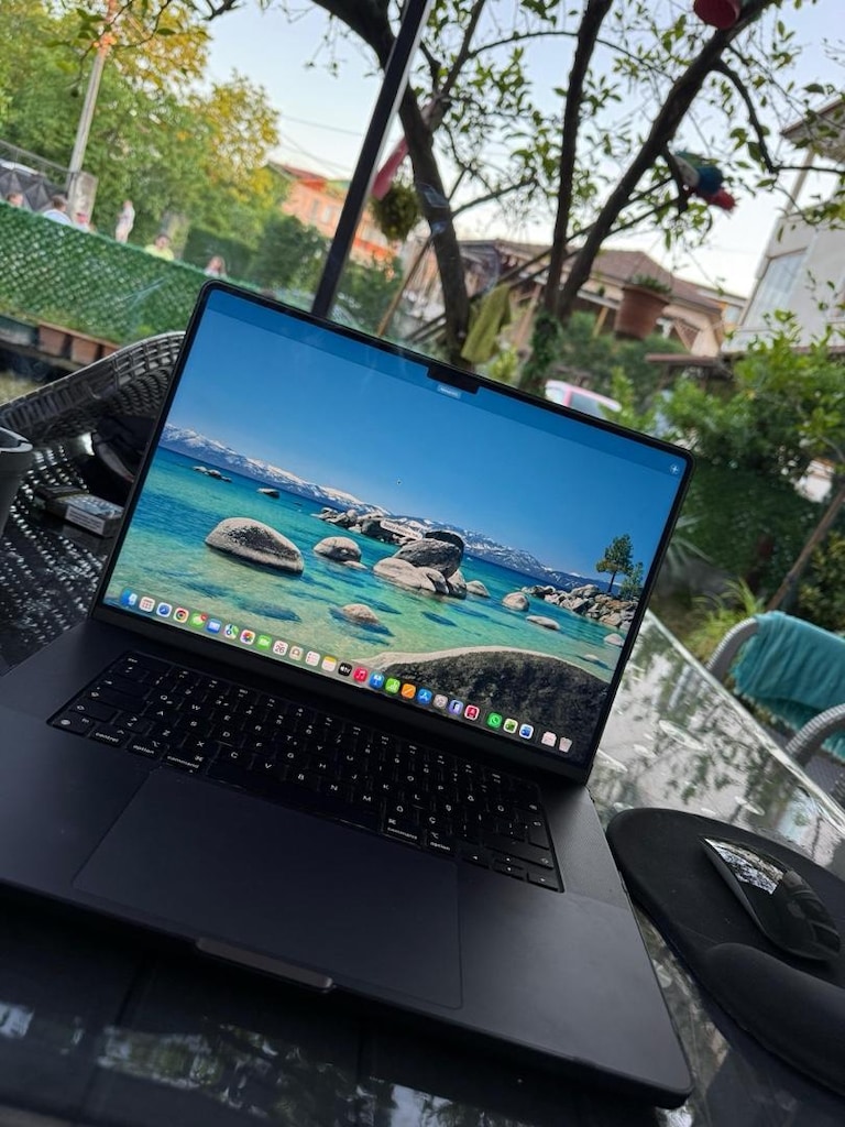 MacBook Pro 16 inç tertemiz