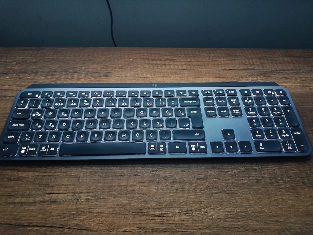 Mac mini m2 8-256 macos 27 - 8