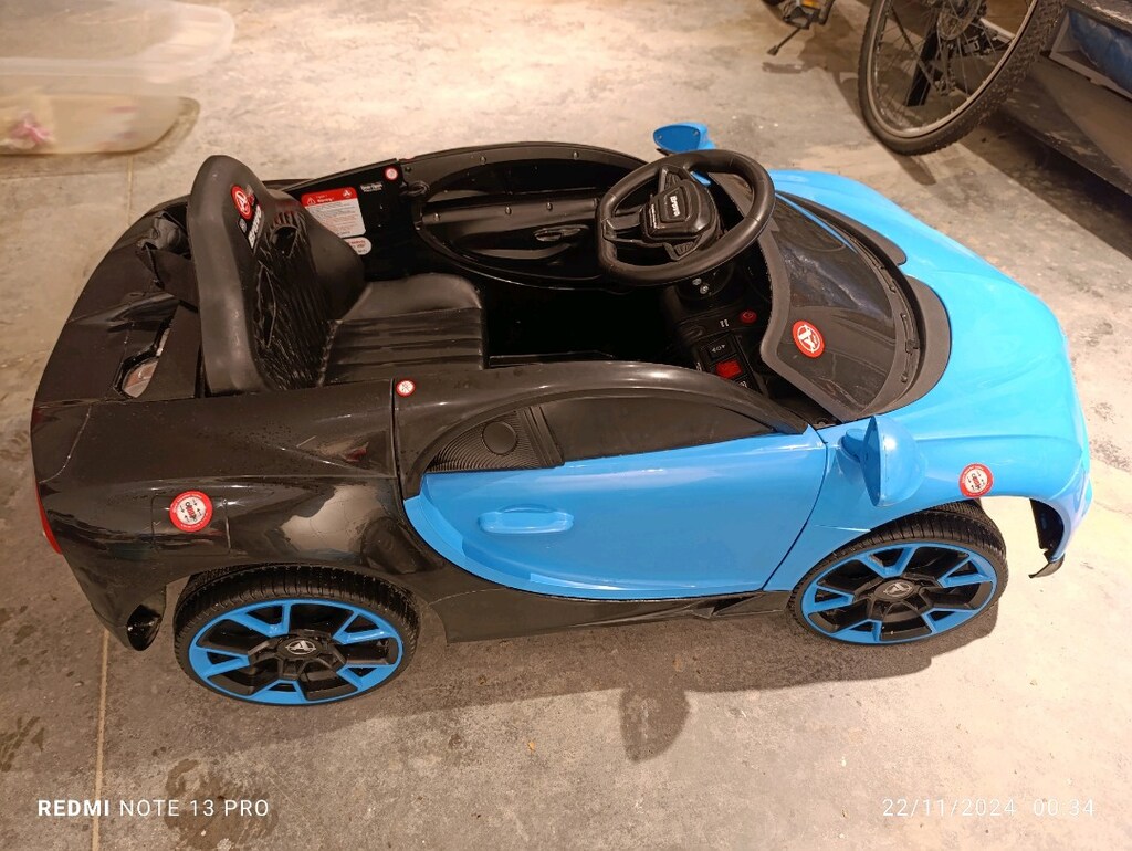 BRAVO 12 V AKÜLÜ BUGATTİ ARABA UZAKTAN KUMANDALI MAVİ SİYAH - 13