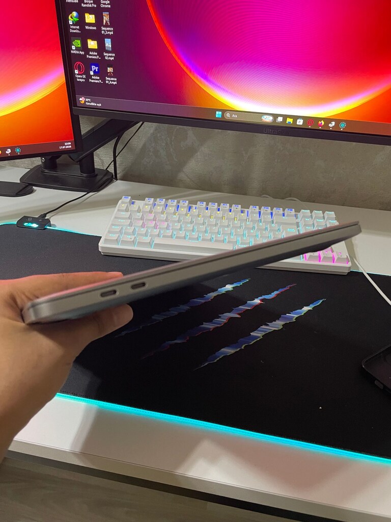 MacBook Pro 2019 13" Touchbar! TEMİZ - 3
