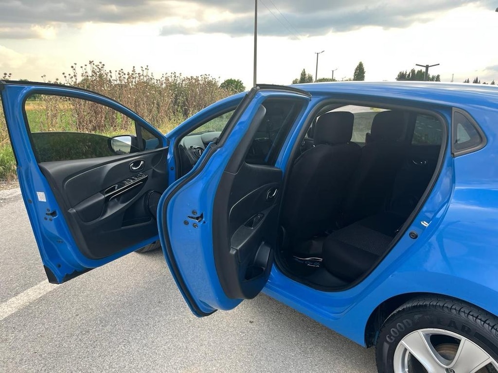 2013 model 0.9 TCe ICON Clio 4 - 6