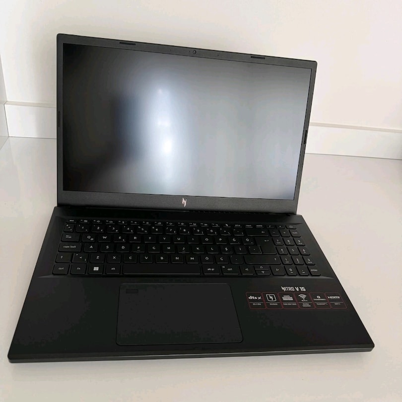 Acer Nitro oyuncu bilgisayarı her oyunu sorunsuz açar.