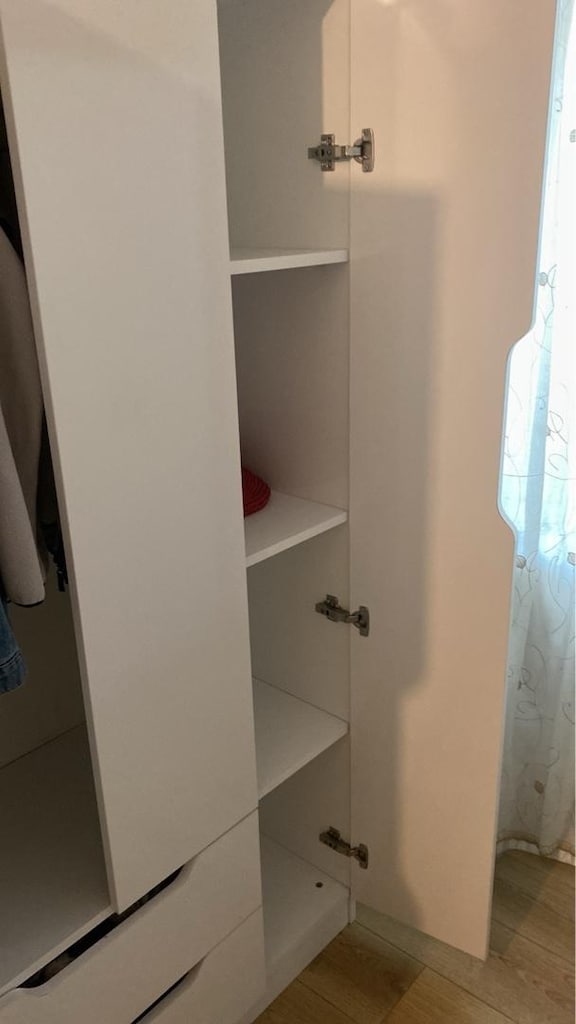 İpek dolap ACİL satılık - 2