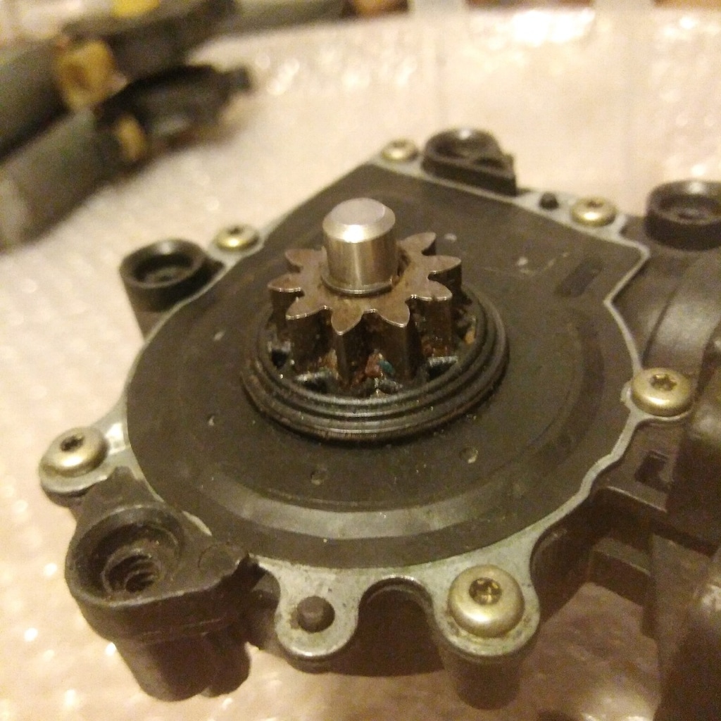 BMW E36 ÖN SAĞ CAM MOTORU - 5