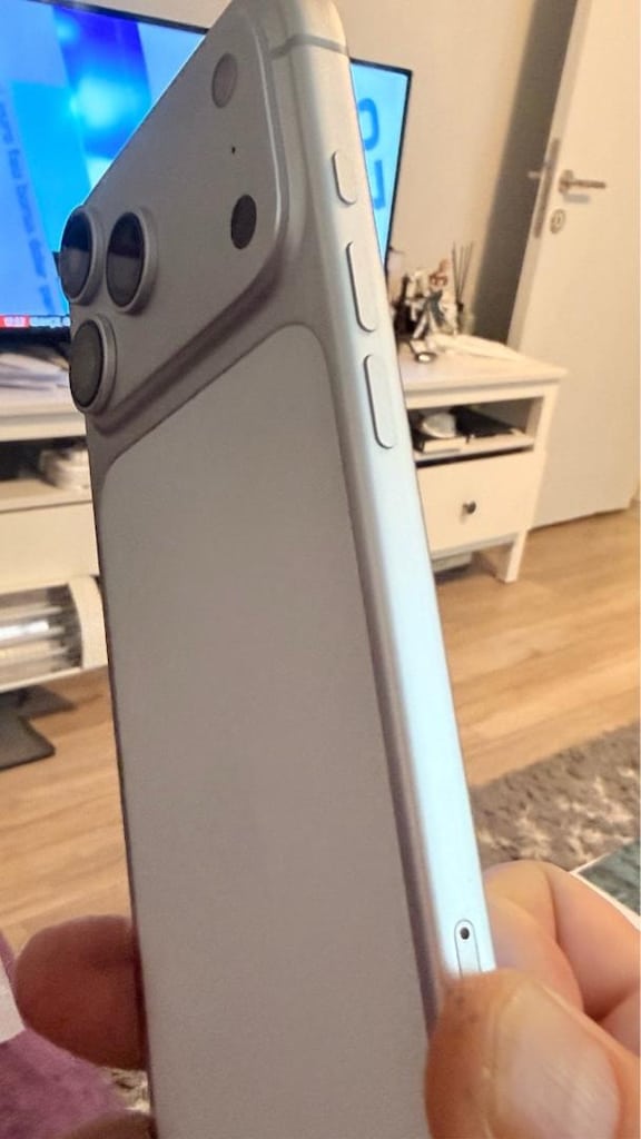 iPhone 17 pro Max - 7