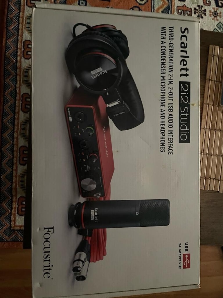 Focusrite 2i2 Gen 3 Ses Kartı ve Mikrofon - 2