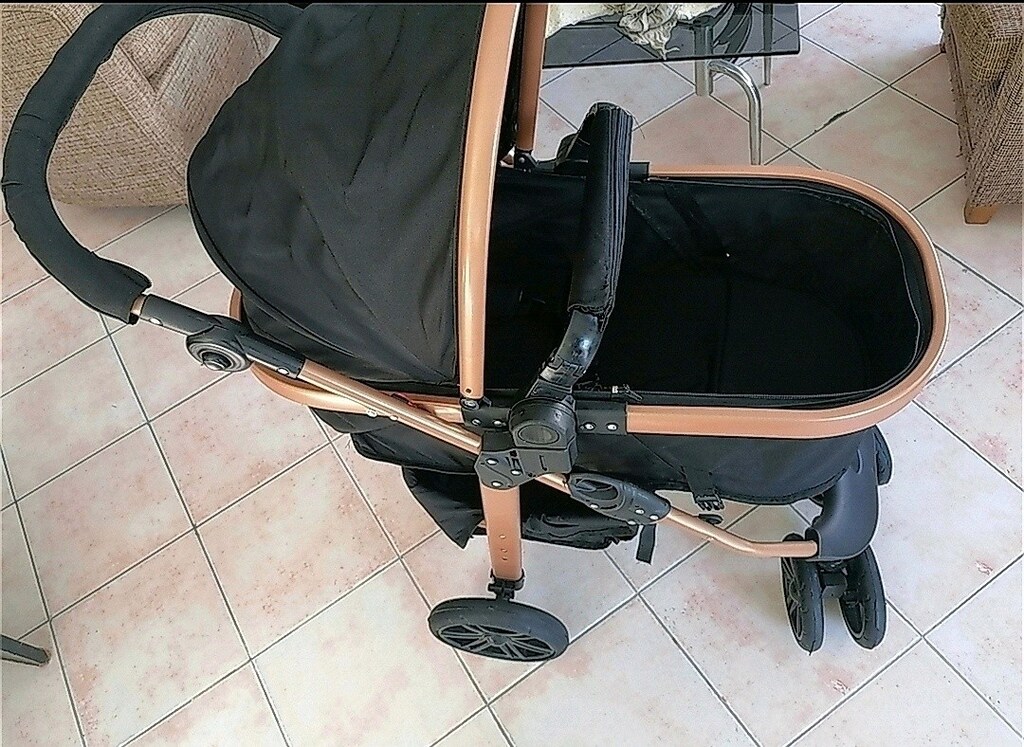 Sıfır bebek arabası kutusunda hiç kullanılmamıştır - 3