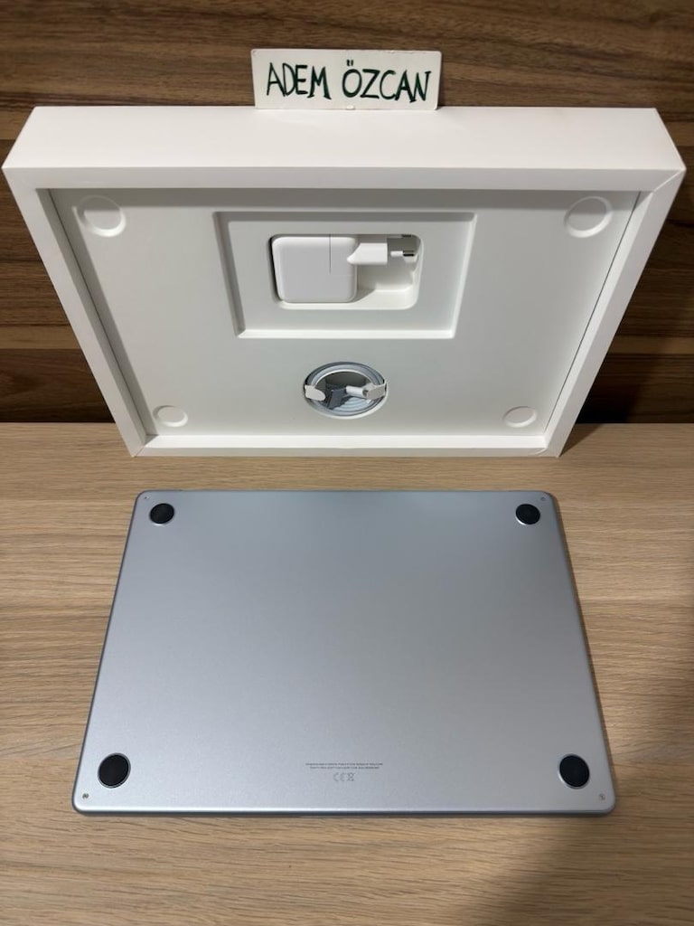 MacBook Air / M5 / 15 inç / 16 GB Ram / 512 GB Ssd - 7
