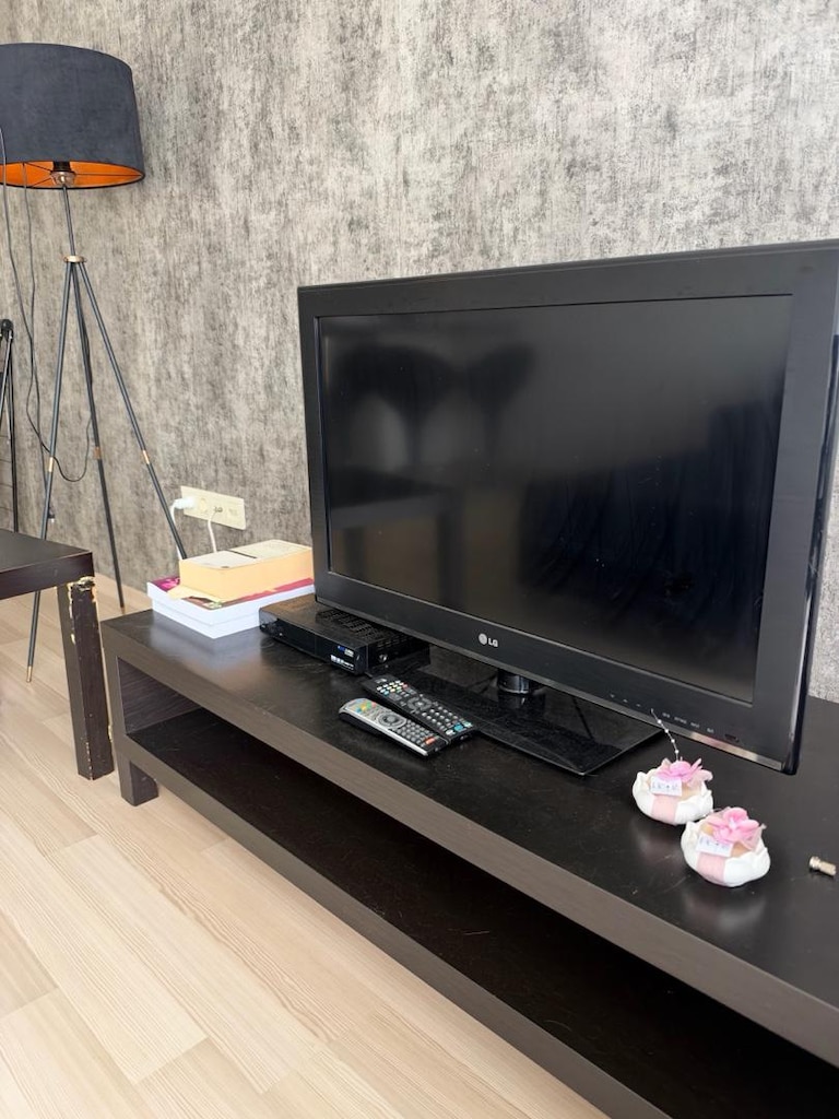 LG 32" (82 ekran) TV – Uydu Alıcılı, 2 HDMI, USB - 2