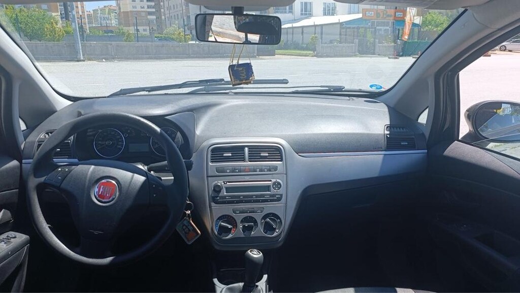 2013 model fiat punto orjinal km - 3