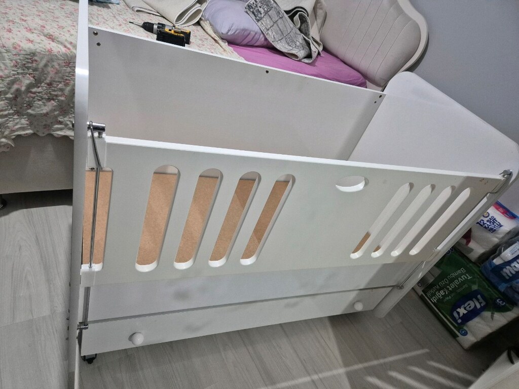 Sallanır Tekerlekli bebek beşiği - 3