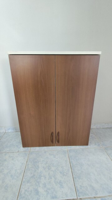 Kahverengi Banyo dolabı