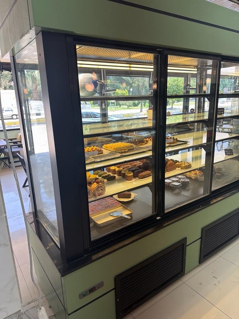 satılık teşhir pasta dolabı