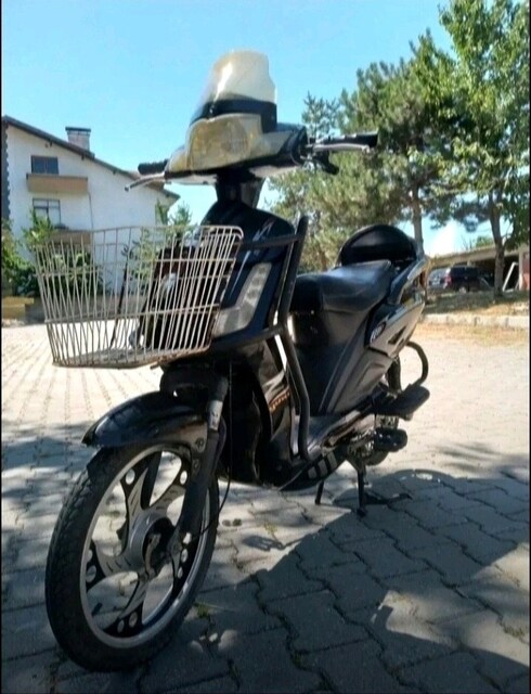 Yuki Elektrikli Scooter Motorsiklet