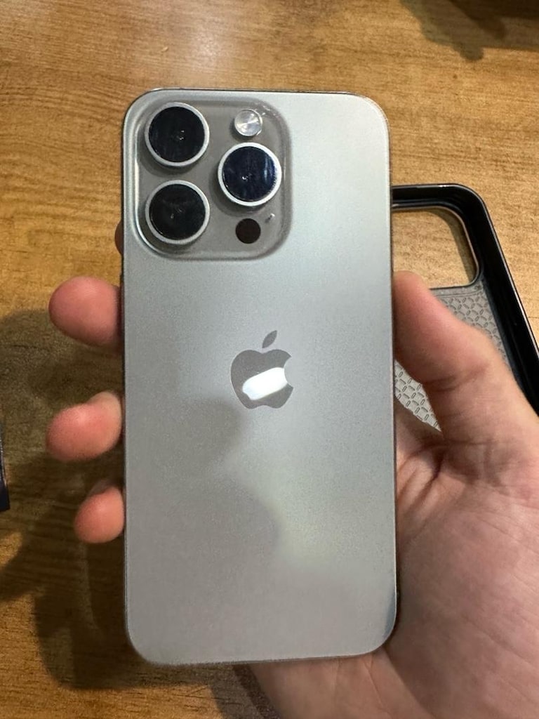 IPhone 15 pro Yd