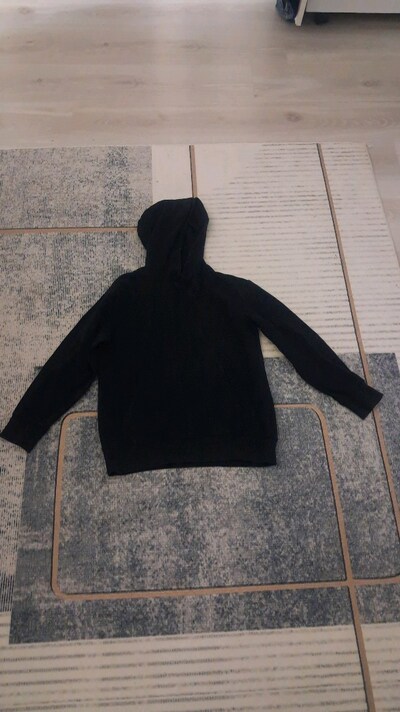 H&M Siyah Kapüşonlu Sweatshirt – 10-12 Yaş (146/152 Beden)