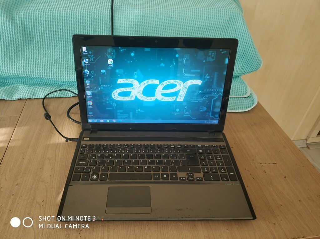 Acer i3 2 nesil işlemci 6 GB rem var geforce ekran kartı temiz laptop - 6