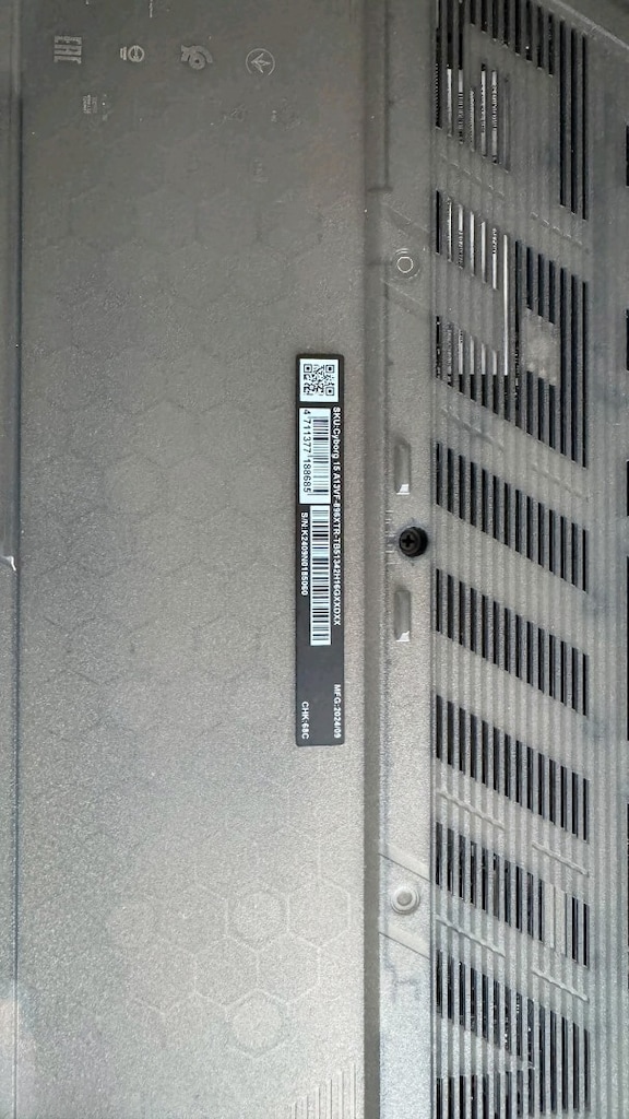 MSI Cyborg 15 RTX 4060 8GB / i5 13. Nesil / 16GB RAM / 144Hz - 5