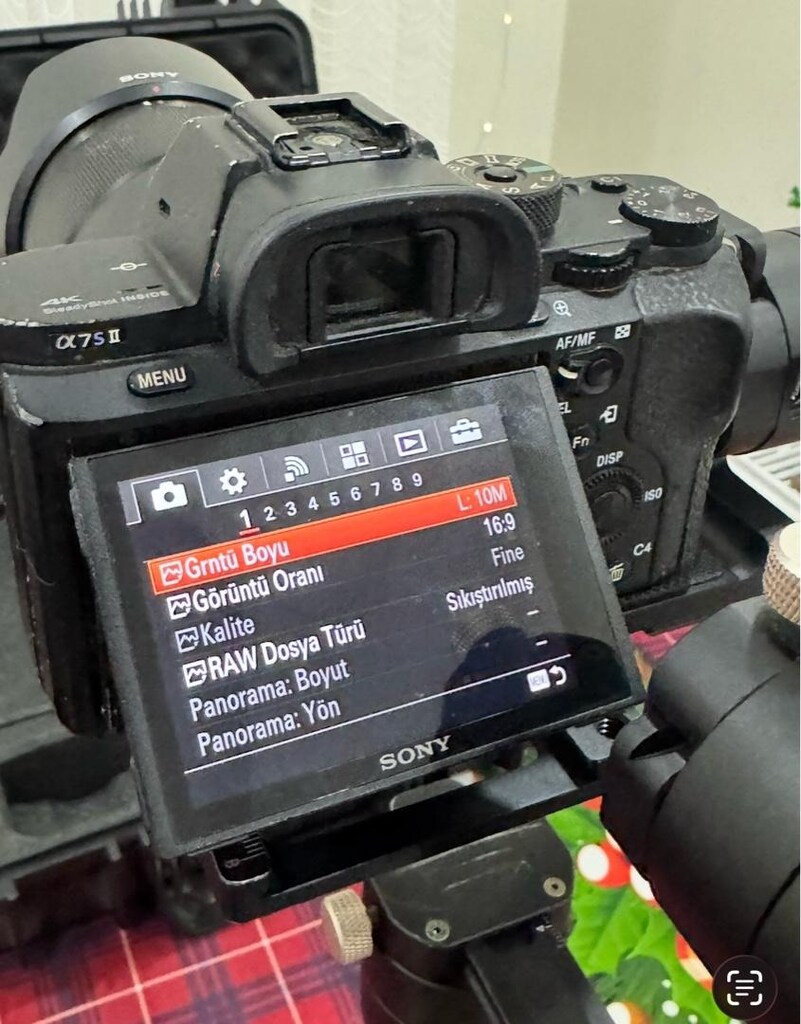 Sony A7S II + Sony FE 35mm F1.8 + 4 Batarya + Şarj + Hafıza Kartları F - 6
