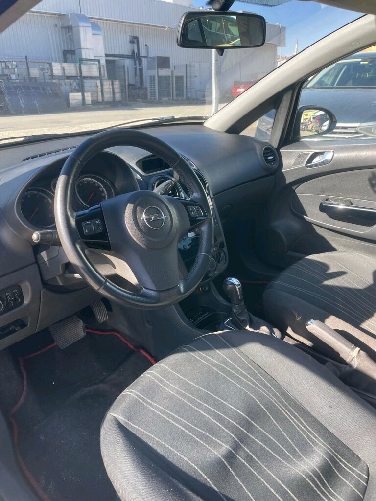 Opel Corsa 1.4 Benzinli (2011) - 6