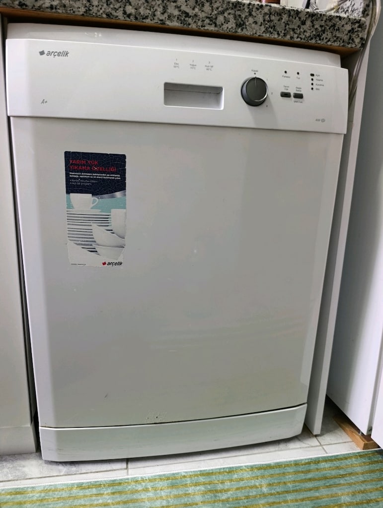 Temiz, Sorunsuz, Arçelik Bulaşık Makinesi model 6233 - 6