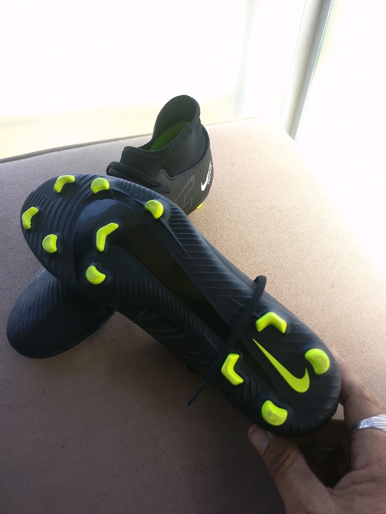 Nike ayakkabı krampon 43 numara kalip kucuktur - 14