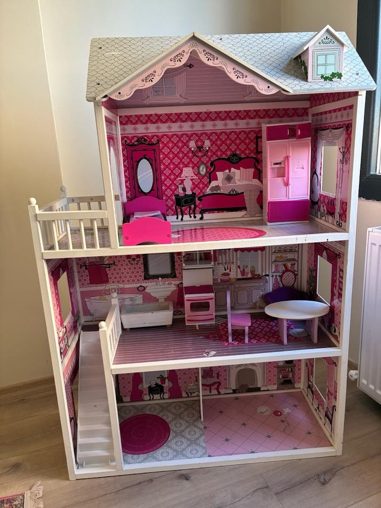 3 Katlı Büyük Ahşap Barbie Evi – Mobilyalı – Temiz - 4