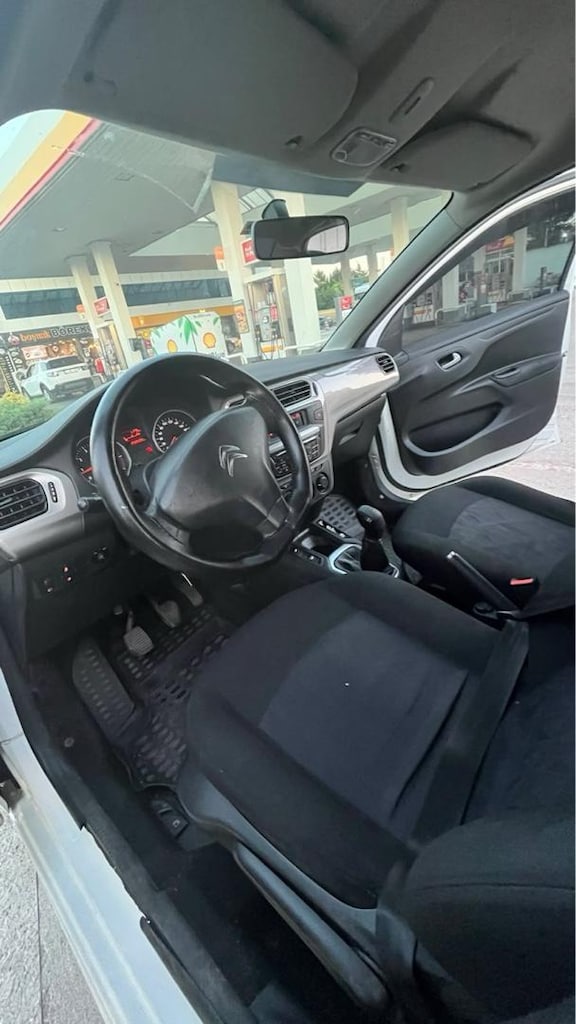 Beyaz Citroen Otomobil - 4