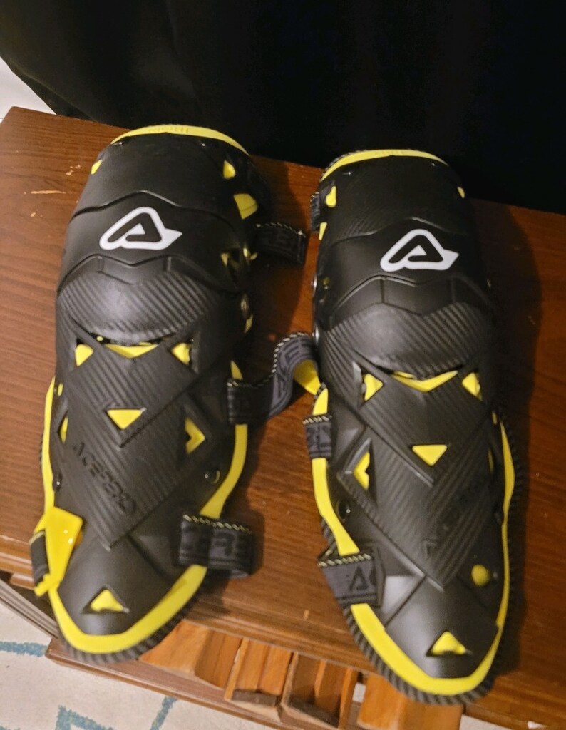Acerbis impact evo 3.0 dizlik