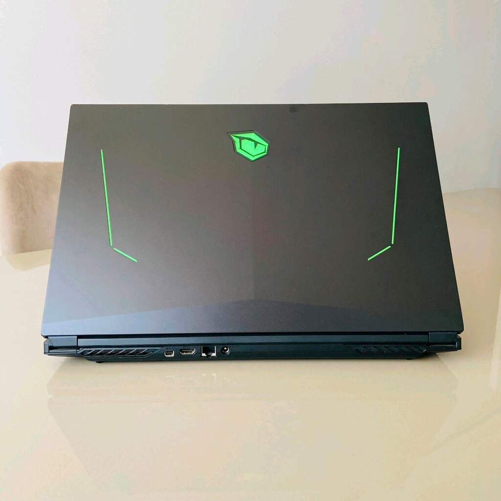 Monster Gaming Laptop i5 11400H 4.10Ghz Nvidia Geforce RTX 3050 144Hz - 3