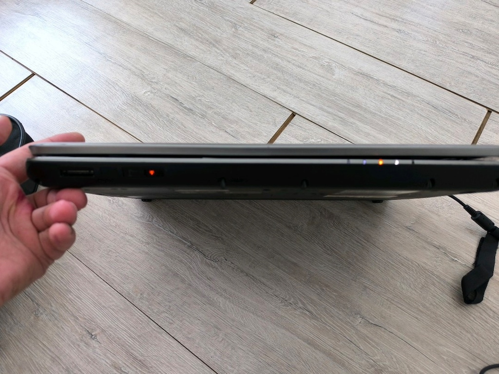 Toshiba laptop - 6