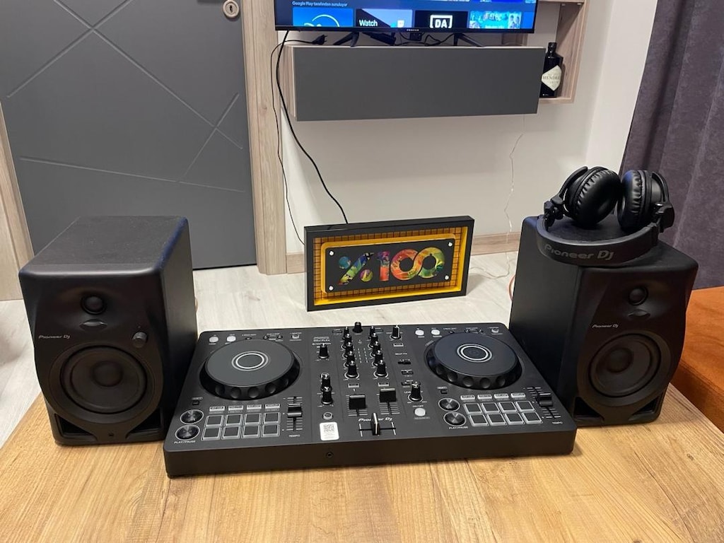 Pioneer DDJ-FLX4 Full DJ Setup