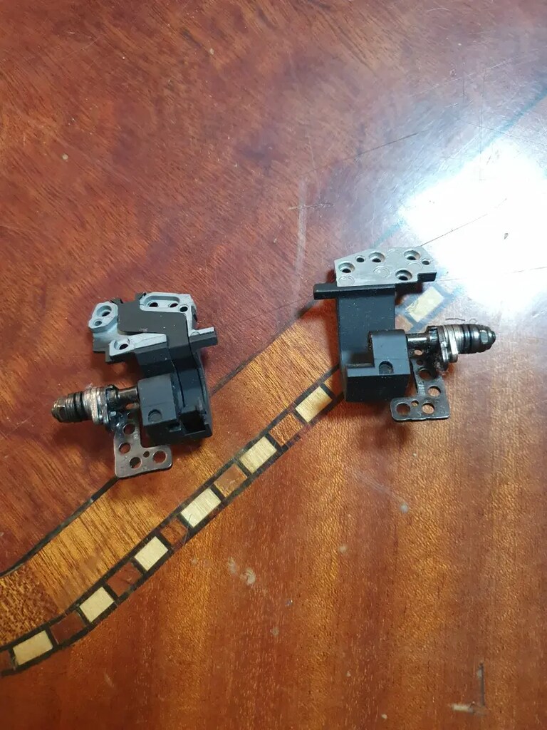 Asus rog strix G513QY-HQ008 menteşe - 2