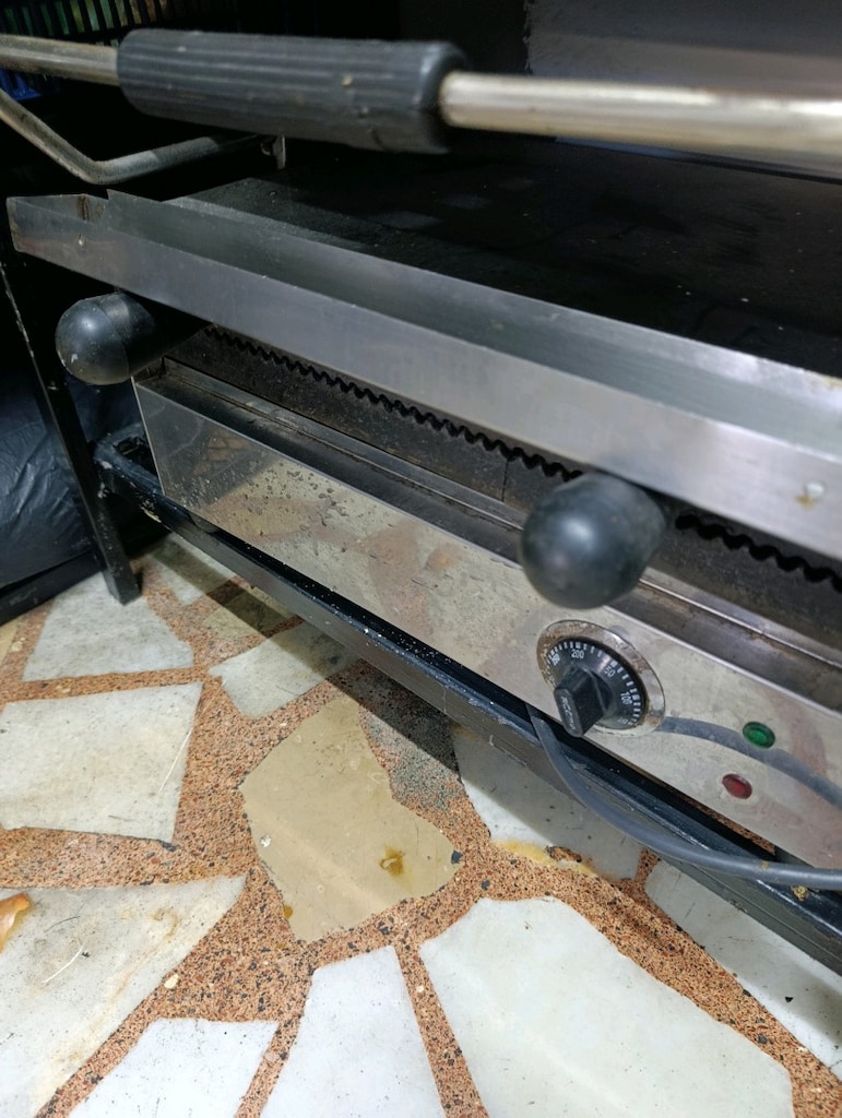 paslanmaz Ocak ve senur marka tost makinesi - 6