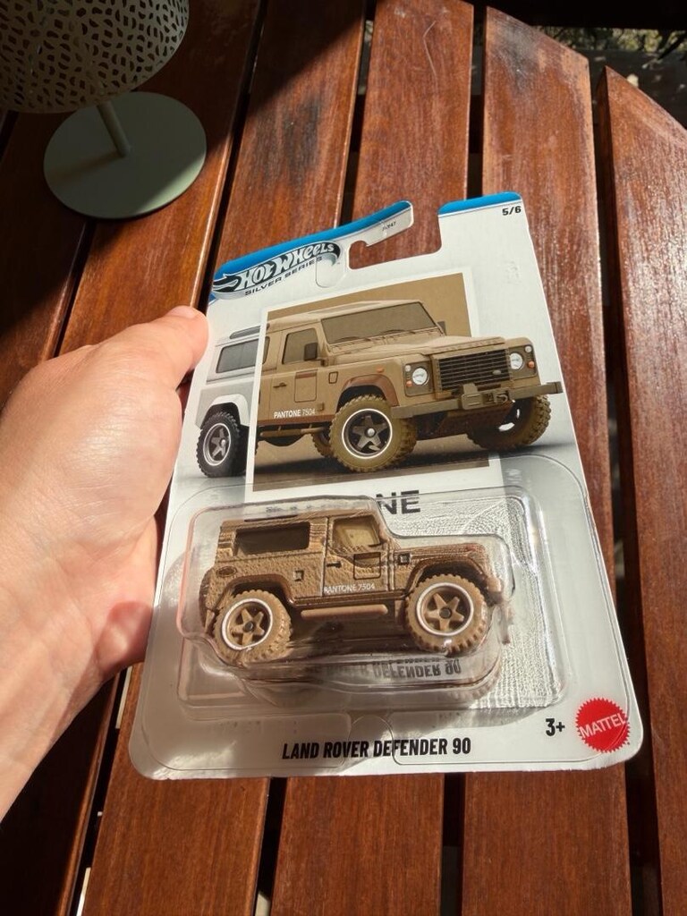 hot wheels Pantone 7504 - 3