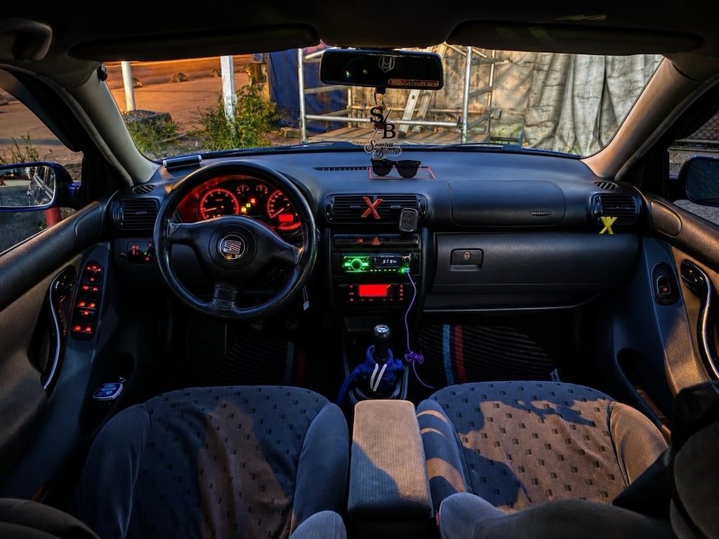 SEAT TOLEDO 1.8 2001 MODEL - 2