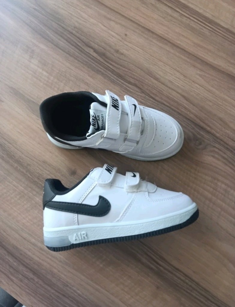 Nike Air ışıklı ayakkabı 26 numara