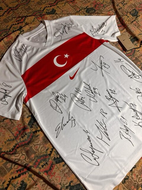 Beyaz türkiye milli takım imzalı futbol erkek unisex forması